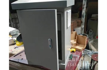 用戶在對太原網(wǎng)絡機柜的選購時應該考慮哪些因素呢？鑫雨杭電器公司